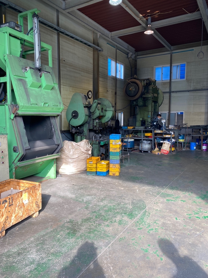 It is a forging press line to make forged fitting for Tube fitting.